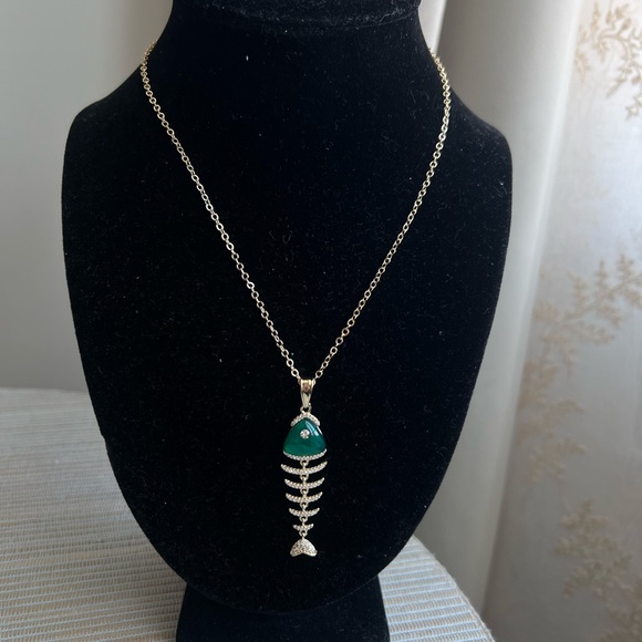 Jewelry - 🩷-Gold and Green Fish Pendant Necklace